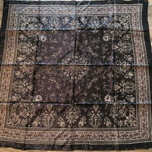 NWOT Chaudry black and lilac  Floral Patterned Scarf
Sz 40 x 40